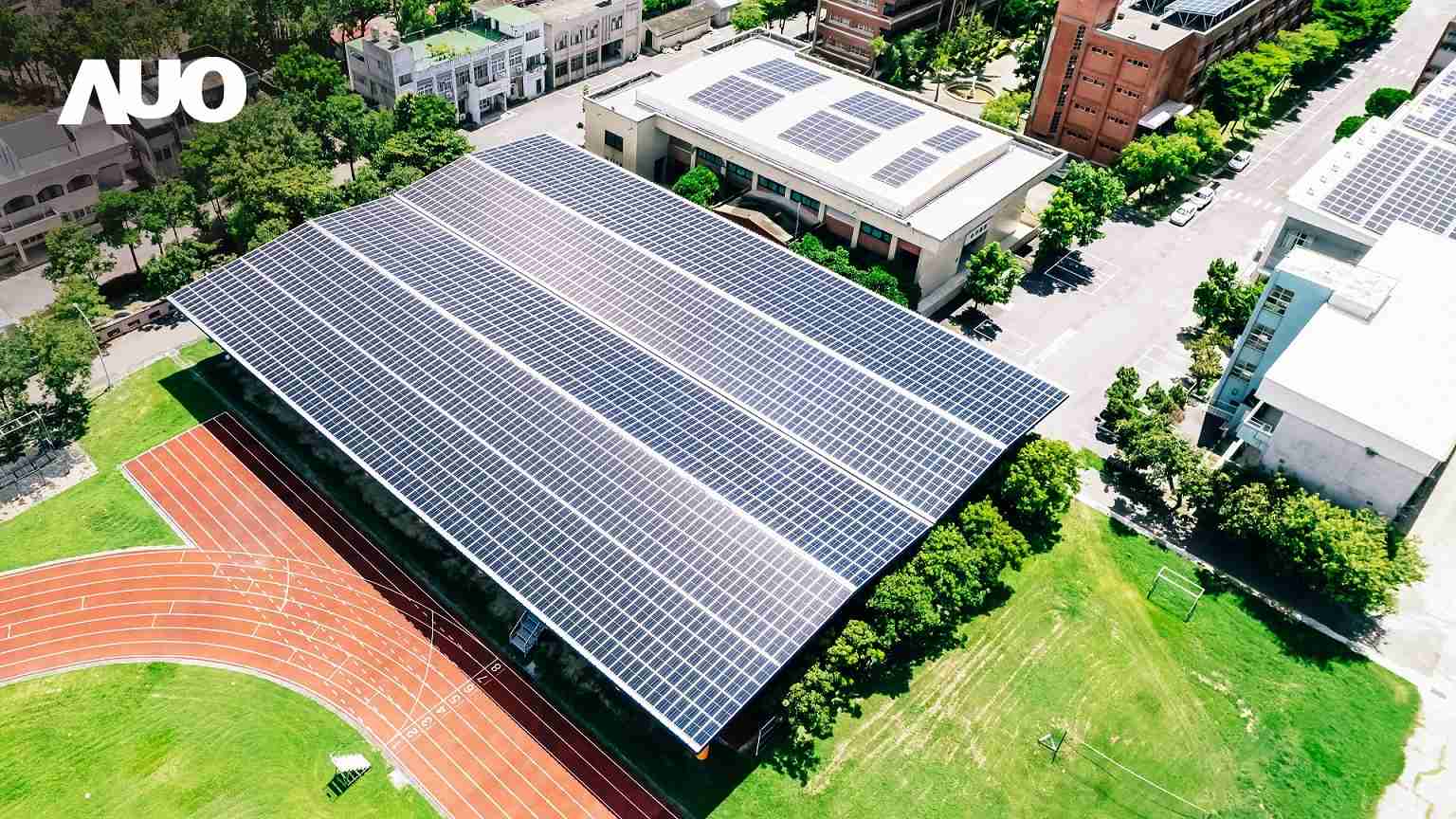 财神娱乐SunSteel光电整合型浪板具备快速安装、、、、轻量化优势，，，可提升15%发电效能，，通过国际IEC与台湾VPC认证安全、、、防漏、、、耐候标准